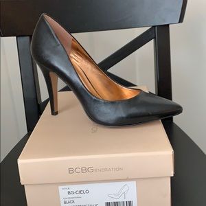 BCBG Black Pumps